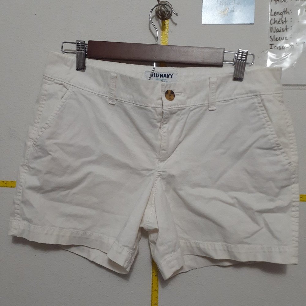 Old Navy Women's Mid Rise Off White Beige Shorts Size 4 EUC Relaxed Fit Khaki